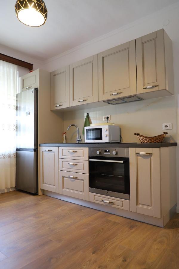 Daniel City Center Apartment Берат Екстер'єр фото