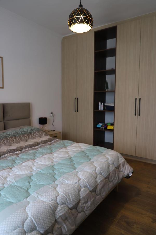 Daniel City Center Apartment Берат Екстер'єр фото