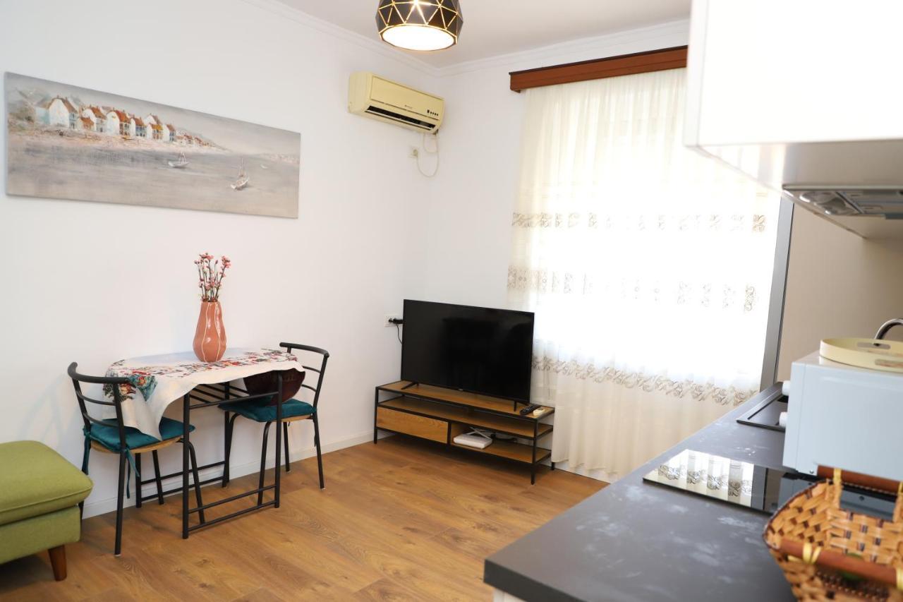 Daniel City Center Apartment Берат Екстер'єр фото